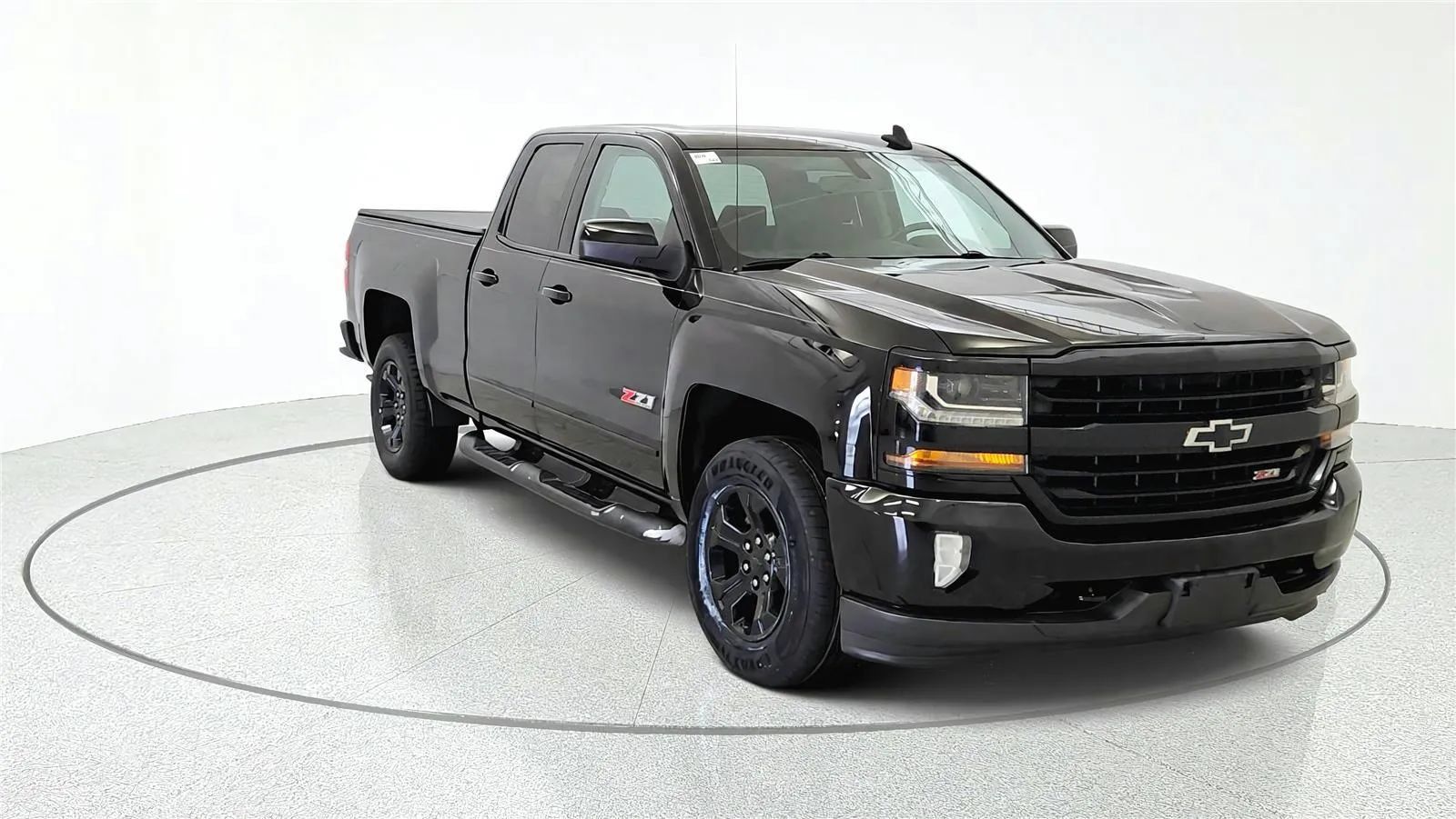 Used 2017 Chevrolet Silverado 1500 LT w/ Midnight Edition AWD/4WD image 2