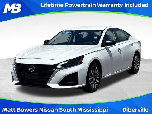 Used 2025 Nissan Altima 2.5 SV FWD image 1