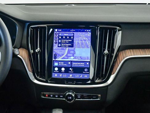 Certified 2025 Volvo V60 B5 Cross Country Plus image 14