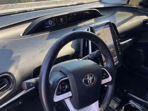 Used 2019 Toyota Prius Prime Premium FWD image 12