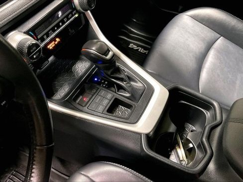 Used 2019 Toyota RAV4 XLE Premium w/ Cold Weather Package image 17