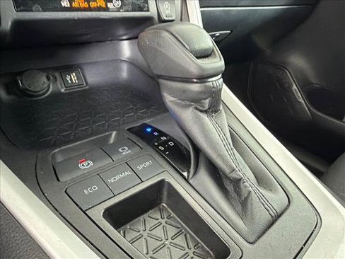 Used 2025 Toyota RAV4 XLE FWD image 30