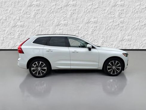 Used 2022 Volvo XC60 B5 Momentum w/ Protection Package Premier FWD image 2