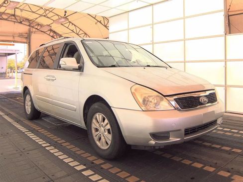 Used 2012 Kia Sedona LX w/ PWR Pkg FWD image 4