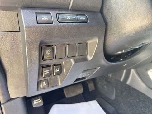 Used 2022 Nissan Frontier SV w/ Technology Package AWD/4WD image 13