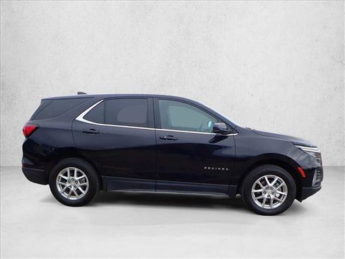 Used 2023 Chevrolet Equinox LT w/ Driver Convenience Package image 5