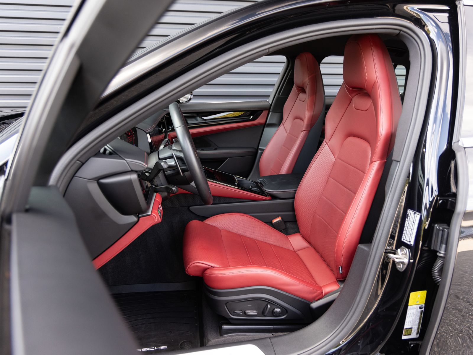 Certified 2025 Porsche Panamera RWD image 5