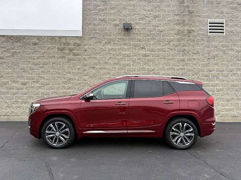 Used 2018 GMC Terrain Denali w/ Advanced Safety Package image 5