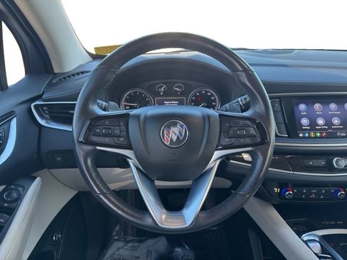 Used 2024 Buick Enclave Essence image 12