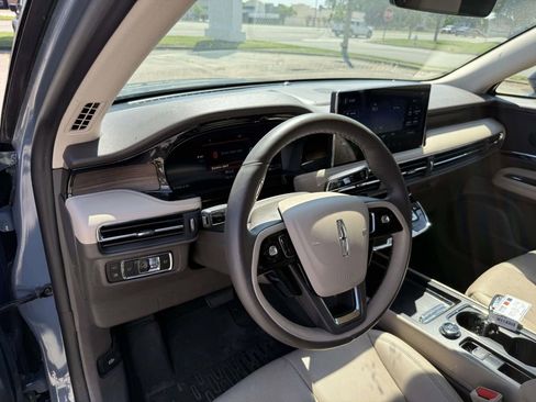 Used 2024 Lincoln Corsair Grand Touring w/ Equipment Group 301A AWD/4WD image 11