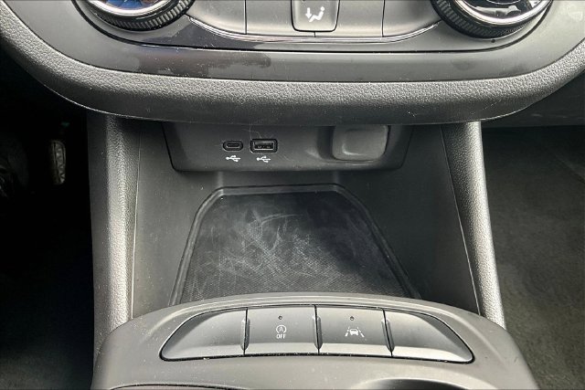 Used 2025 Buick Envista Preferred FWD image 16