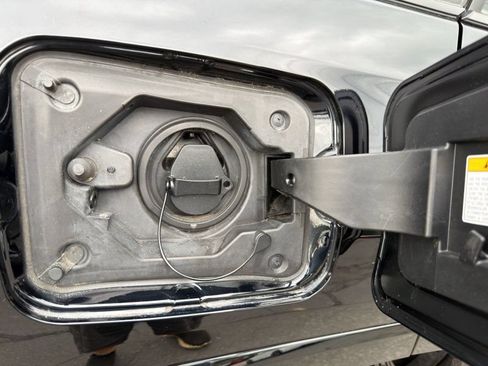 Used 2021 Toyota RAV4 SE AWD/4WD image 26