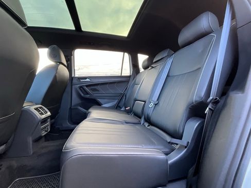 Used 2023 Volkswagen Tiguan SE R-Line image 14