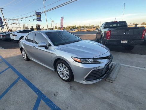 Used 2023 Toyota Camry LE FWD image 8