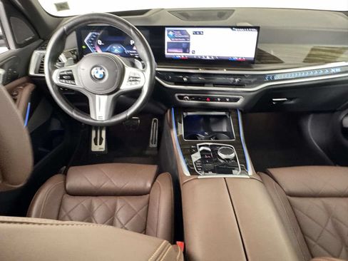 Used 2024 BMW X5 xDrive40i w/ M Sport Package AWD/4WD image 5