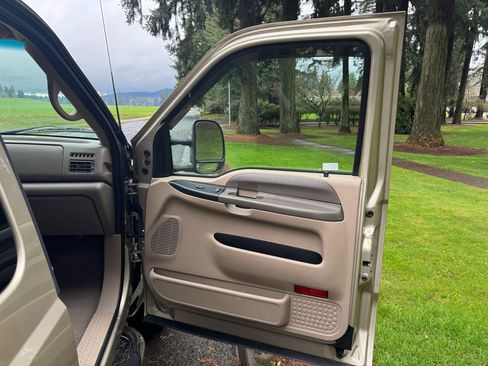 Used 2000 Ford F350 XLT image 33