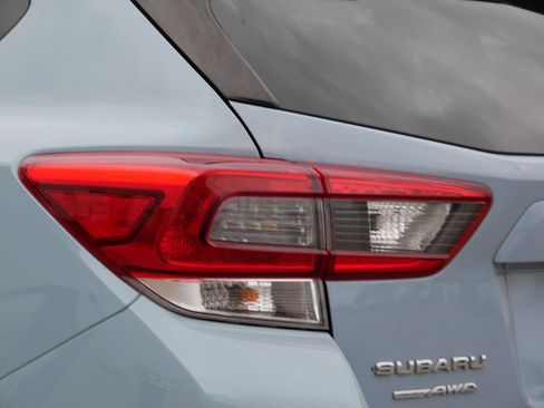 Used 2020 Subaru Crosstrek 2.0i AWD/4WD image 16