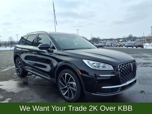Used 2023 Lincoln Corsair Reserve w/ Equipment Group 202A AWD/4WD image 8