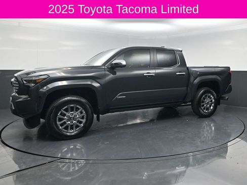 Used 2025 Toyota Tacoma Limited image 4