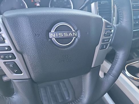 Used 2024 Nissan Titan SV w/ SV Convenience Package RWD image 23