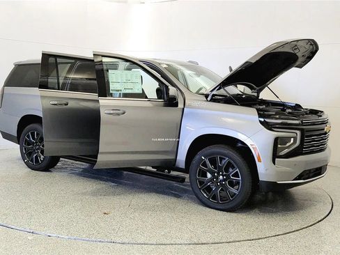 New 2026 Chevrolet Suburban High Country AWD/4WD image 9