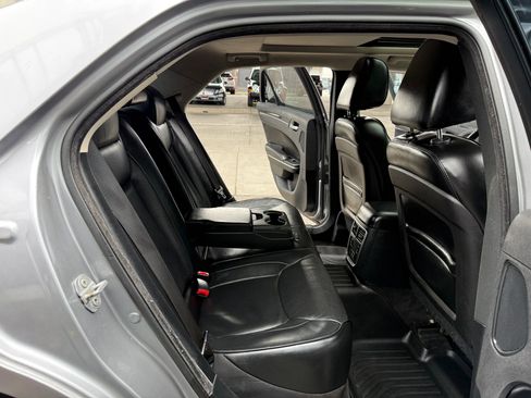 Used 2016 Chrysler 300 C w/ Safetytec Plus Group AWD/4WD image 19