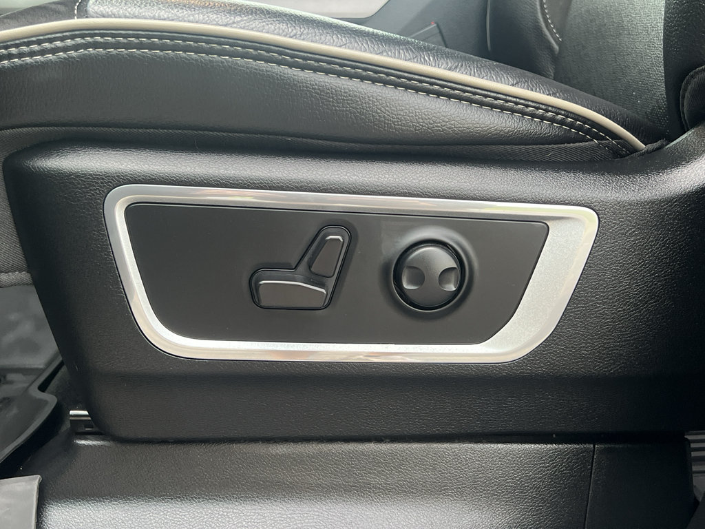 Used 2023 RAM 1500 Laramie AWD/4WD image 15