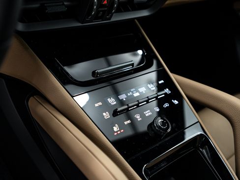 Certified 2026 Porsche Cayenne image 14