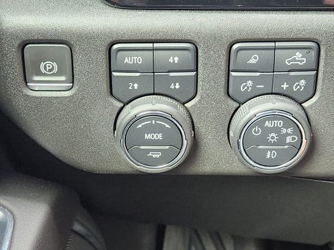 Certified 2023 Chevrolet Silverado 1500 LTZ image 23