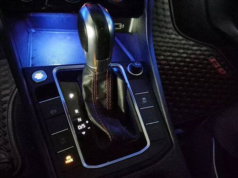 Used 2019 Volkswagen Jetta GLI FWD image 9