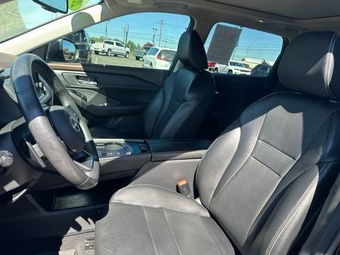 Used 2022 Nissan Rogue SL FWD image 14