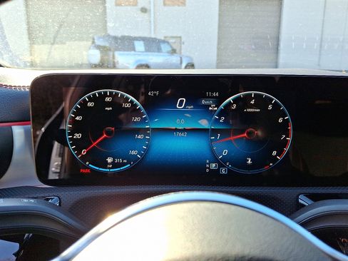 Used 2023 Mercedes-Benz CLA 250 4MATIC image 22