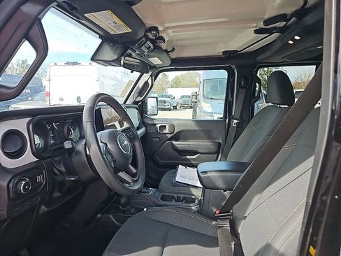 Used 2024 Jeep Wrangler Sport S image 15