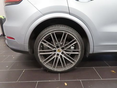 Used 2022 Porsche Cayenne S AWD/4WD image 15