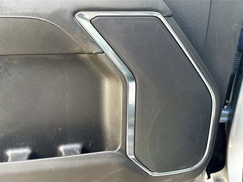 Used 2023 GMC Sierra 1500 SLT w/ X31 Off-Road Package image 19