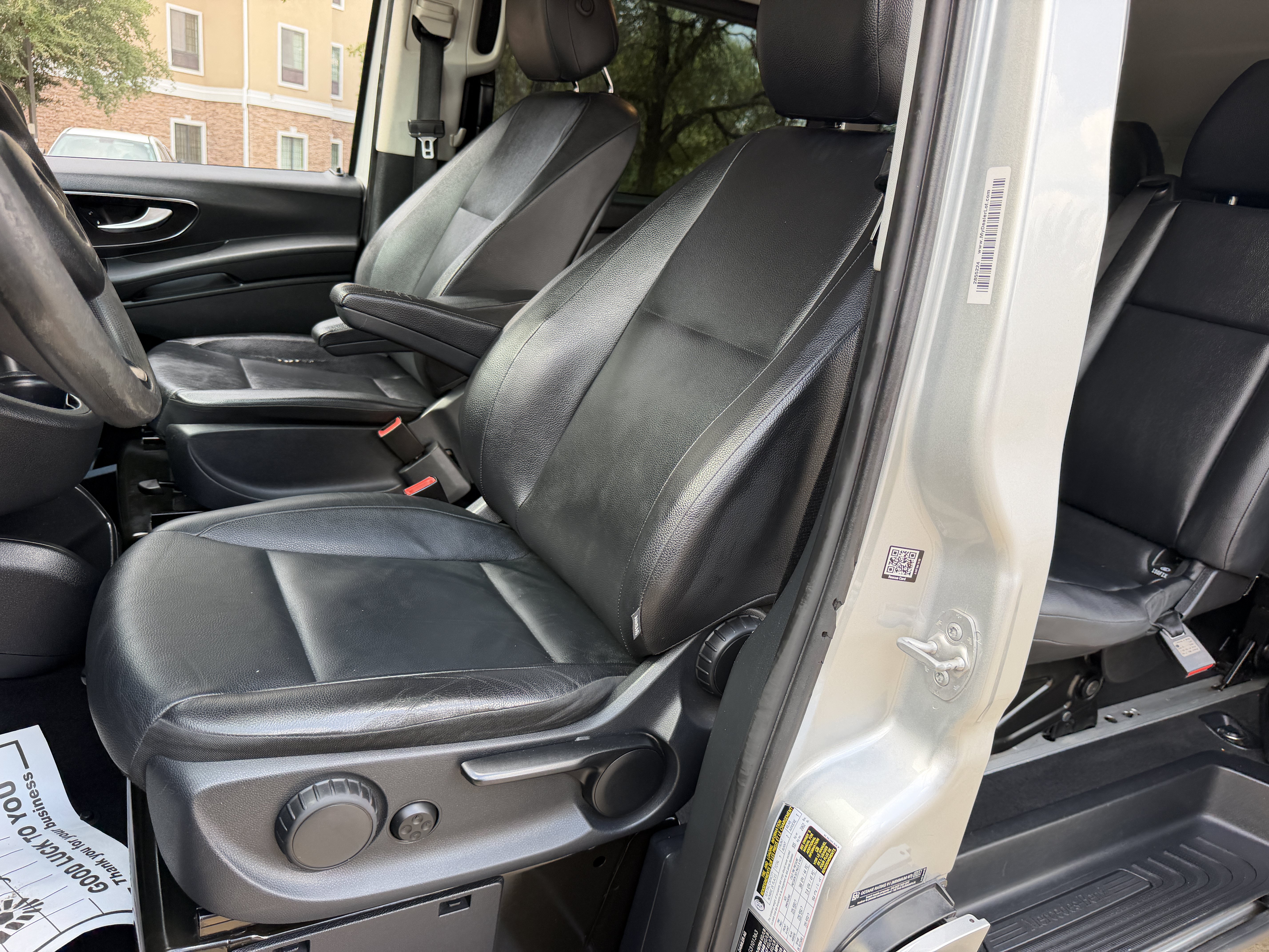 Used 2016 Mercedes-Benz Metris Passenger image 23