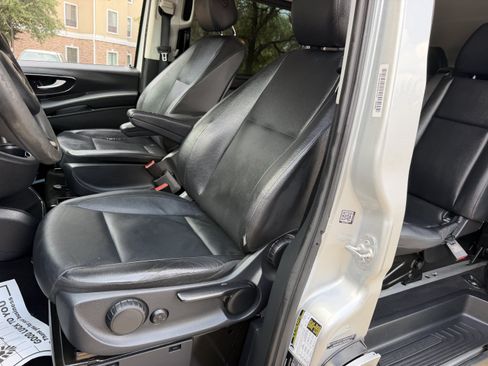 Used 2016 Mercedes-Benz Metris Passenger image 23