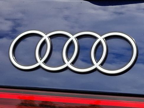 Used 2025 Audi Q5 Premium w/ Convenience Package AWD/4WD image 30