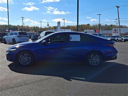 Used 2024 Hyundai Elantra SEL image 7