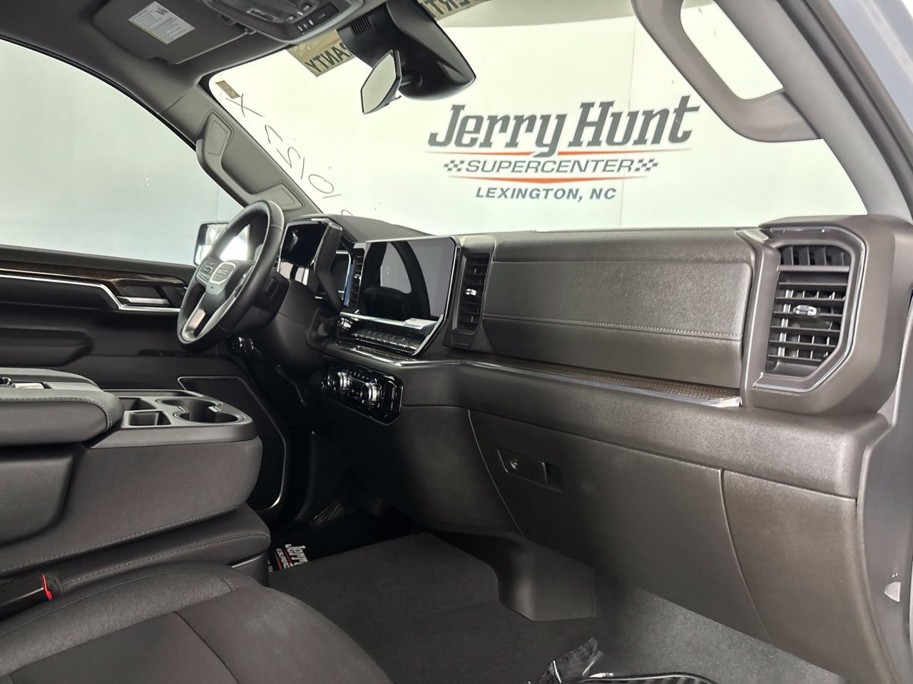 Used 2024 GMC Sierra 1500 Elevation AWD/4WD image 32