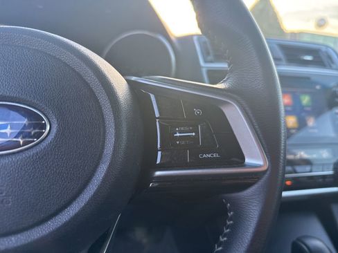Used 2018 Subaru Outback 2.5i Limited w/ Popular Package #2 AWD/4WD image 8