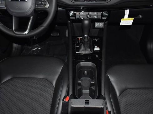 New 2026 Jeep Compass Latitude image 17