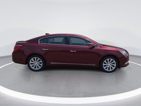 Used 2016 Buick LaCrosse Leather w/ Experience Buick Package FWD image 2