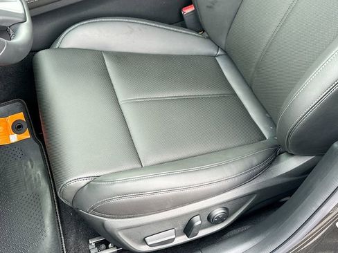 Certified 2025 Genesis G70 2.5T image 21