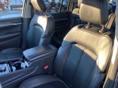 Used 2022 Jeep Grand Cherokee Limited 4xe image 12