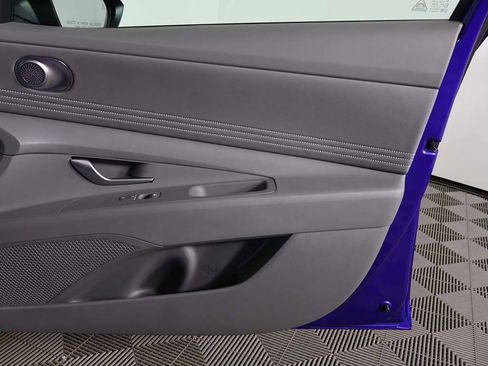 Certified 2025 Hyundai Elantra Sport image 19