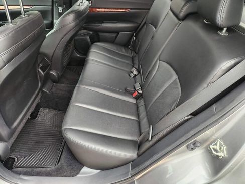 Used 2011 Subaru Outback 2.5i Limited image 13