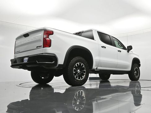 Used 2024 Chevrolet Silverado 1500 ZR2 w/ Technology Package AWD/4WD image 43