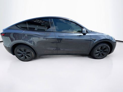 Used 2025 Tesla Model Y Long Range RWD image 6
