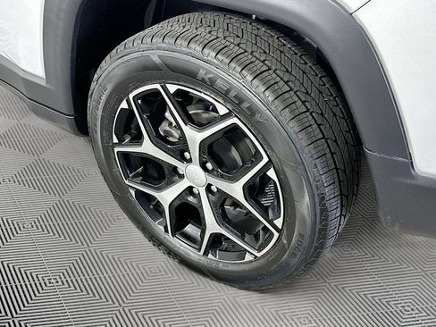 Certified 2024 Jeep Compass Limited AWD/4WD image 40